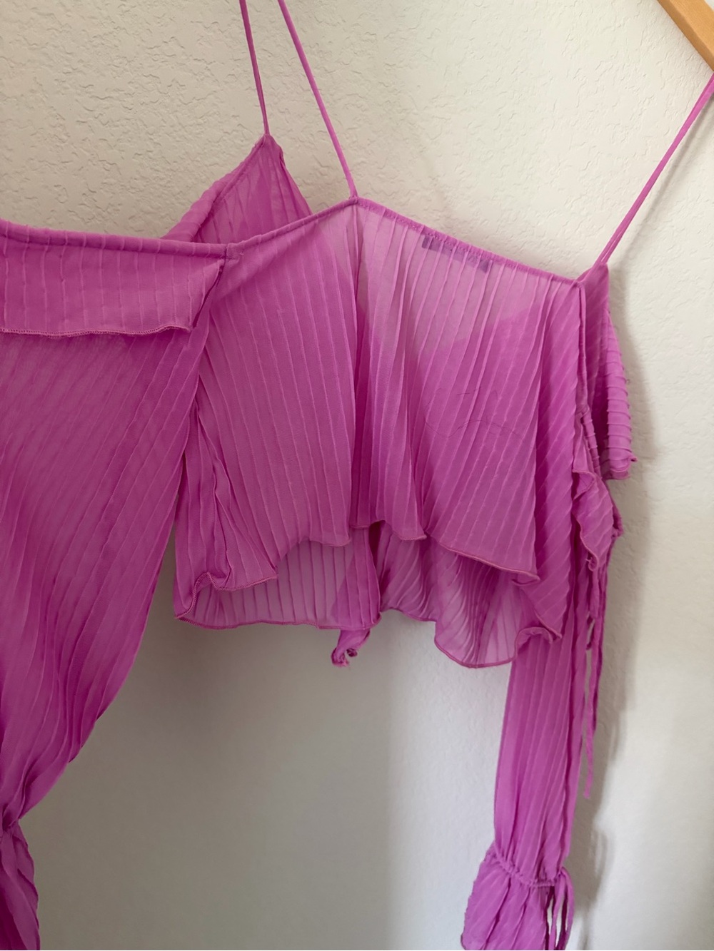 Zara Pink Pleated Off Shoulder Ruffle Crop Top Size Medium - Picture 9 of 10